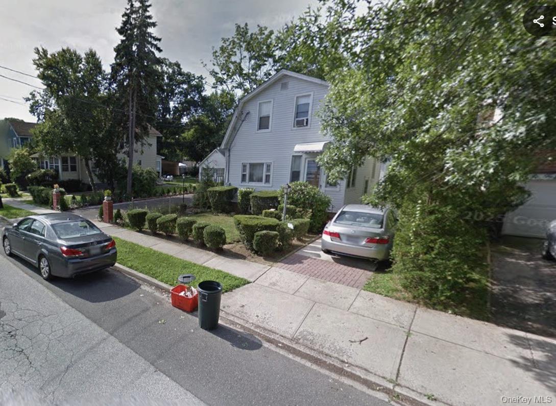 528 Maple Street, West Hempstead