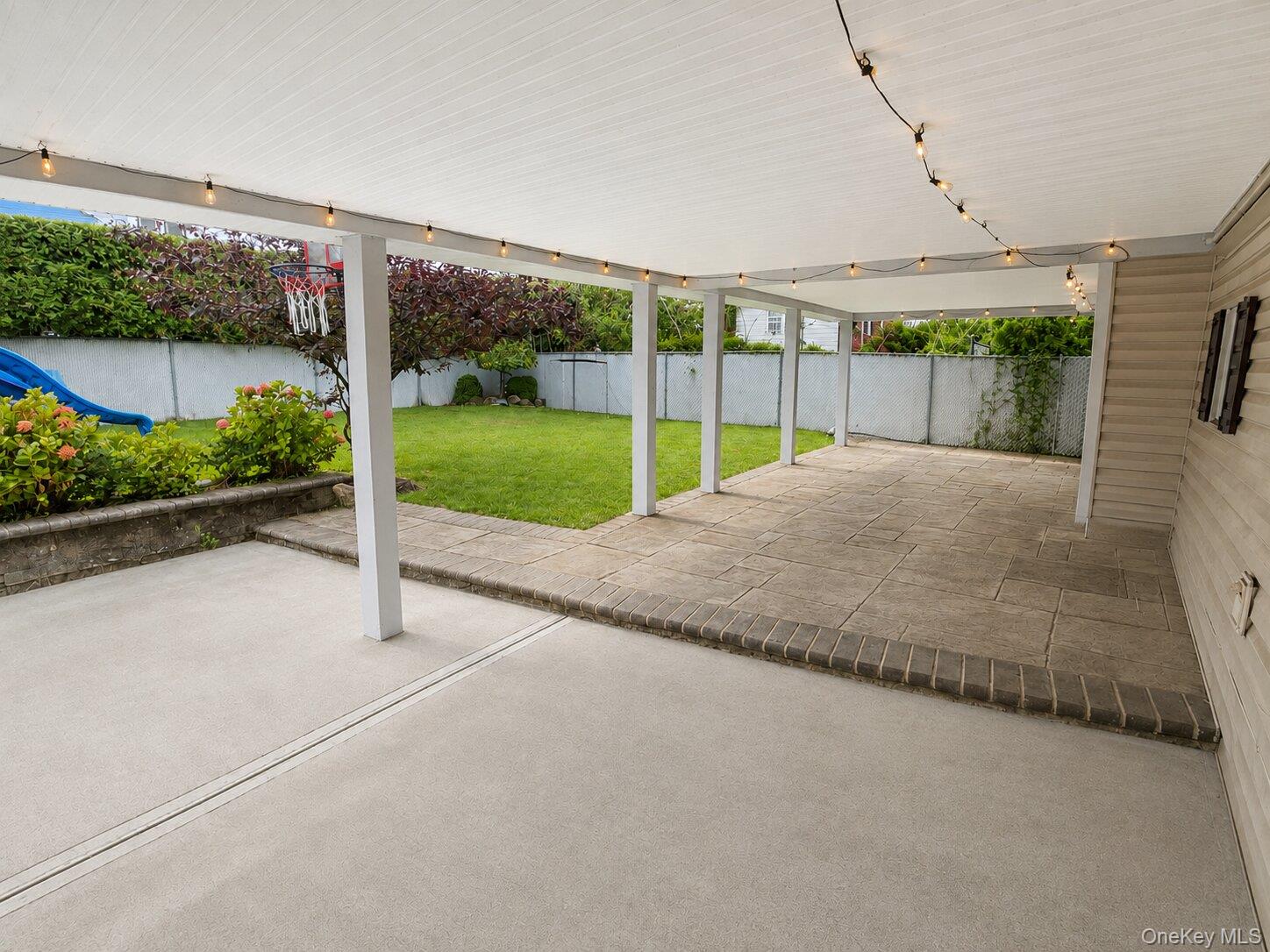 586 Harless Place — photo 33