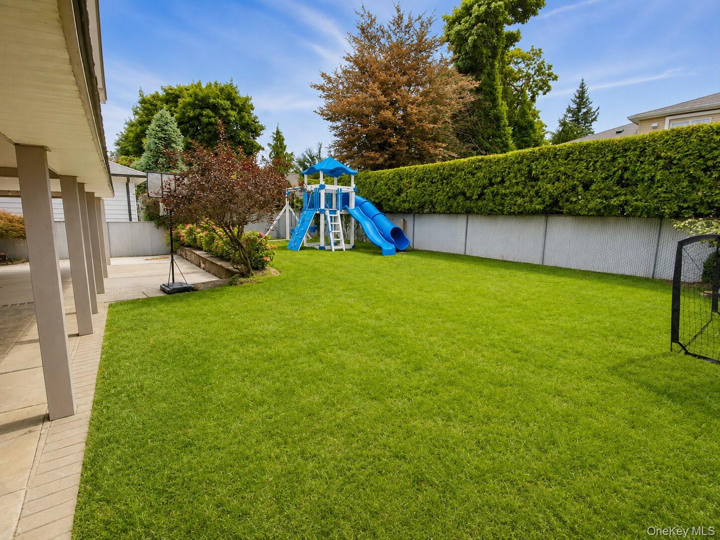 586 Harless Place — photo 34