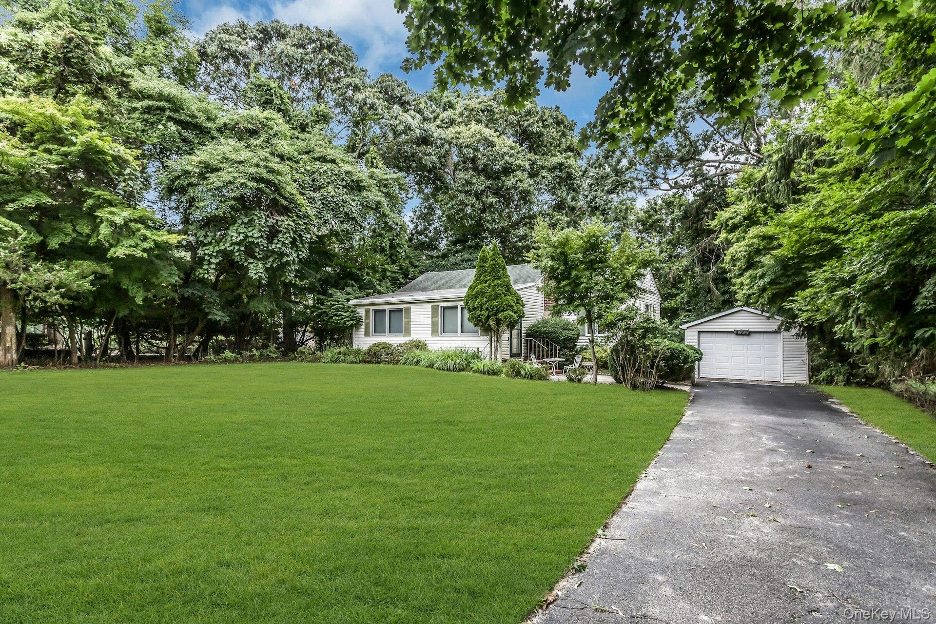 176 Side Road, Wading River