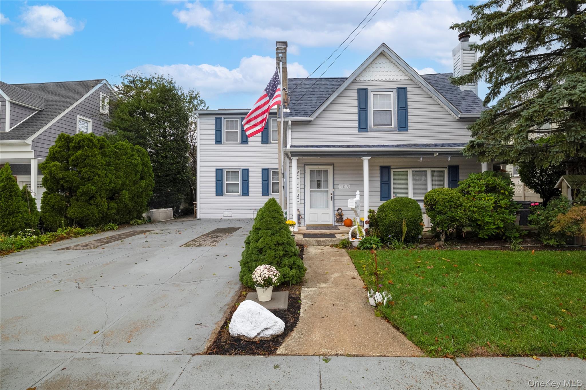 105 Wicks Lane, Malverne