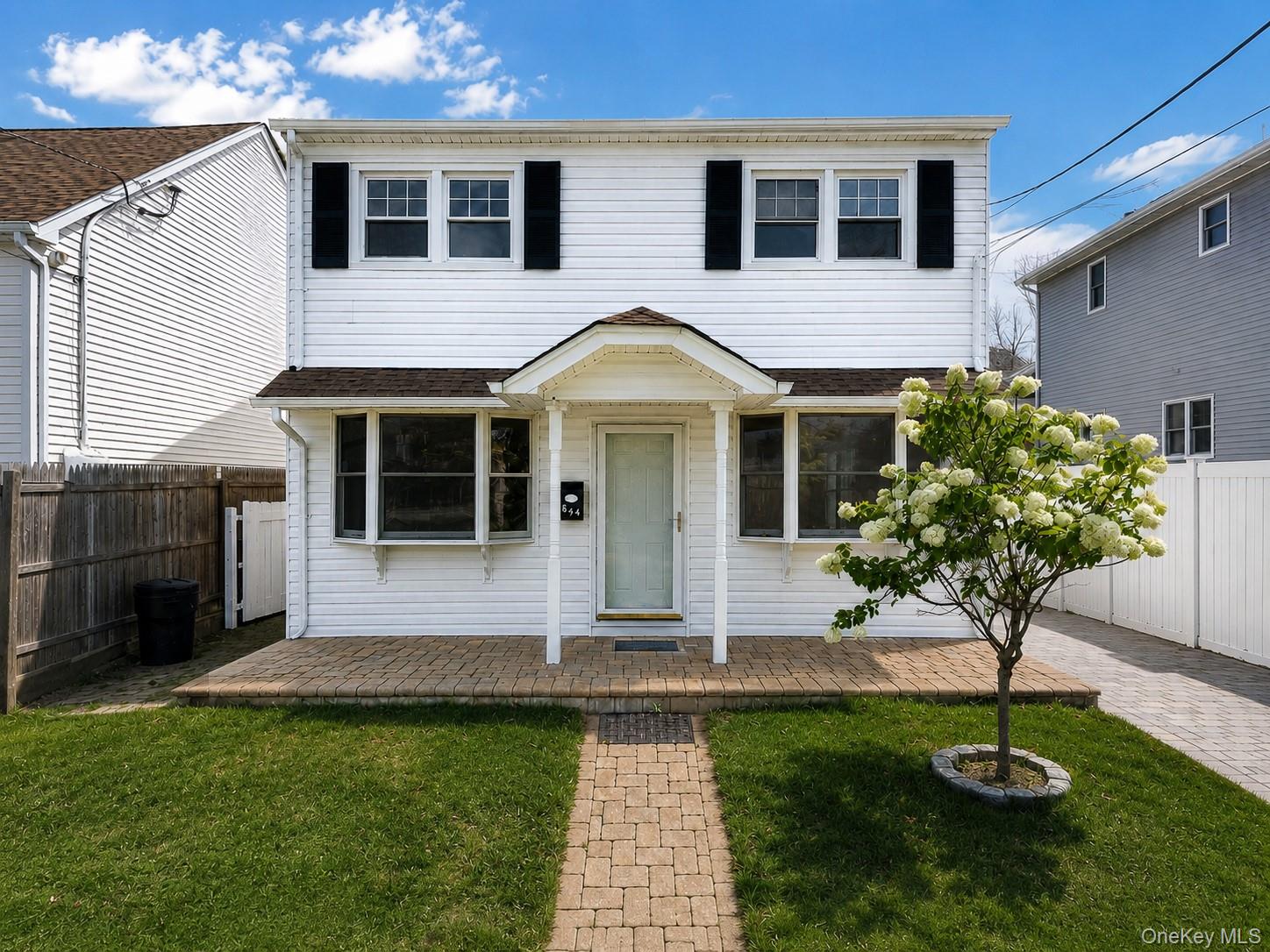 644 South 8th  Street, West Babylon
