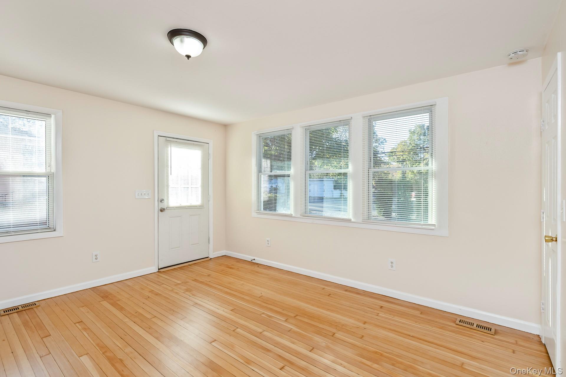 860 Flanders Road — photo 15