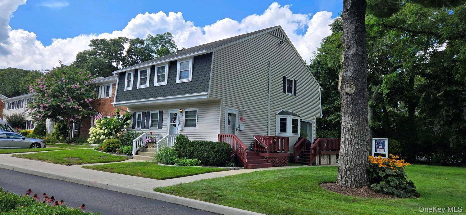 251 Village Drive #251, Hauppauge
