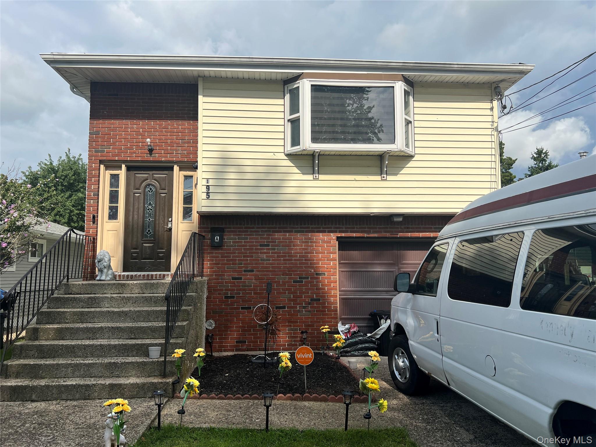 199 Stewart Avenue — photo 2