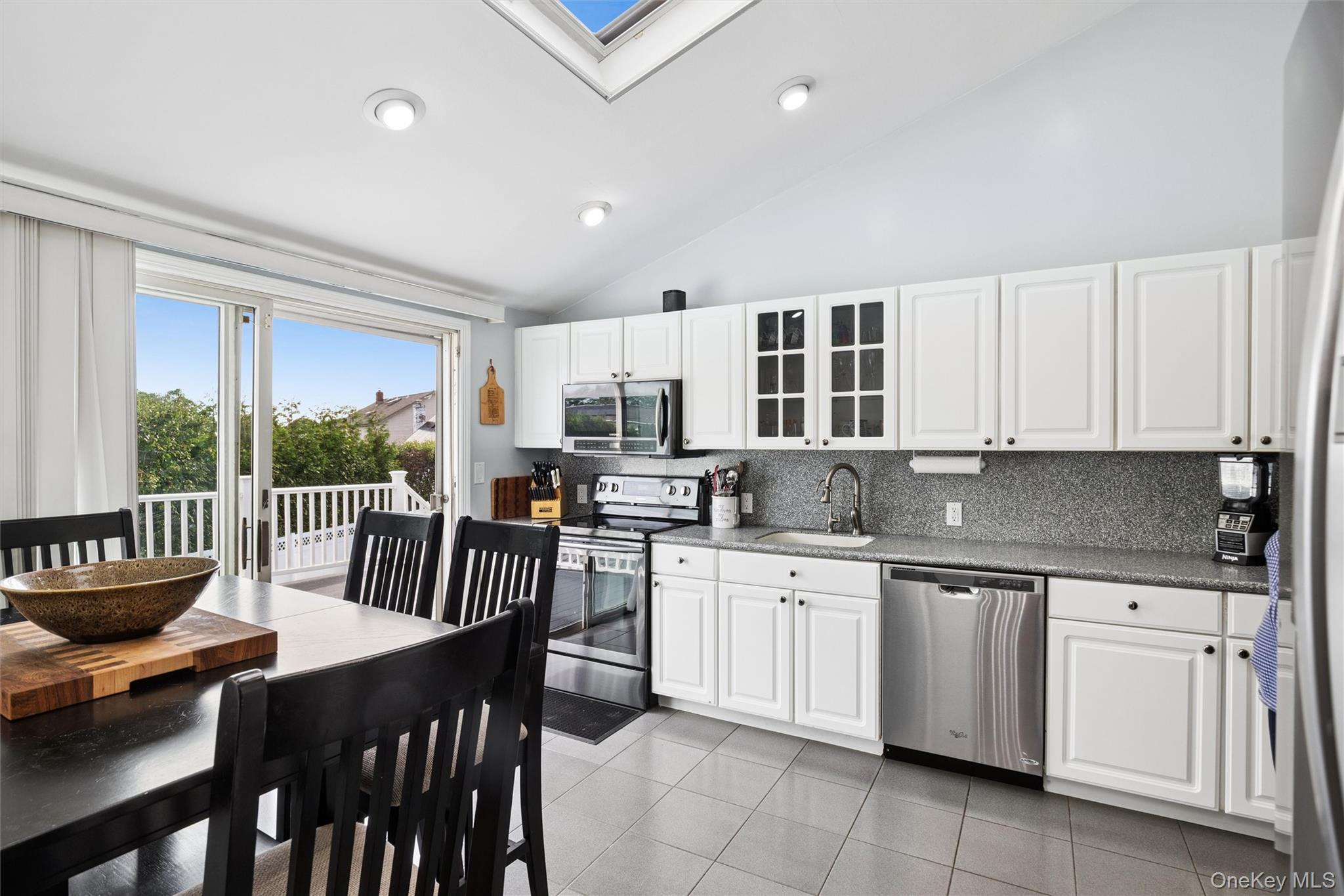 33 Sherwood Drive — photo 10