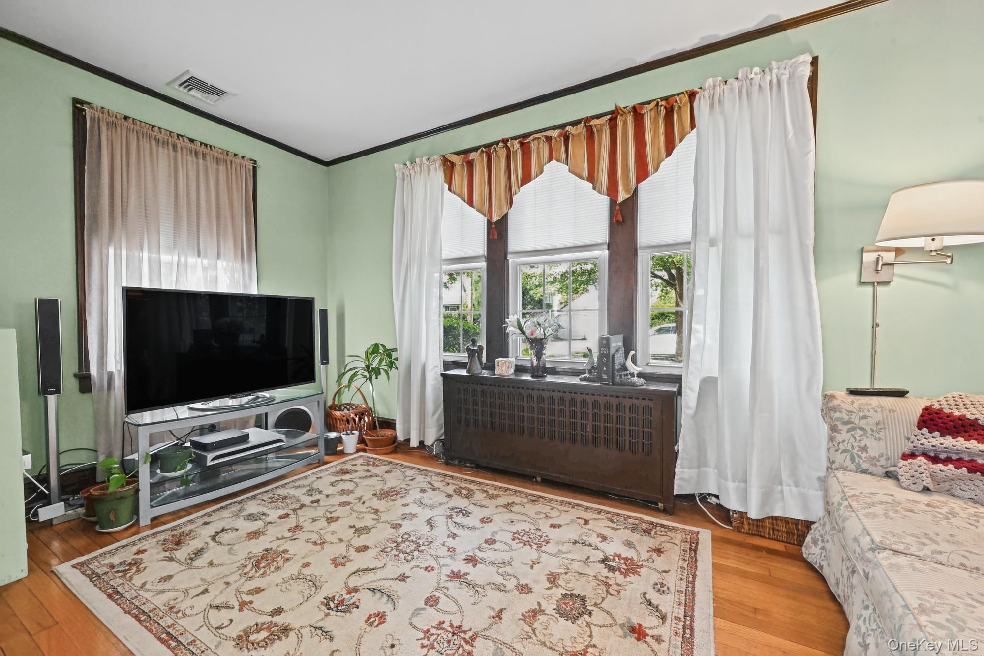 230 Crocus Avenue — photo 7