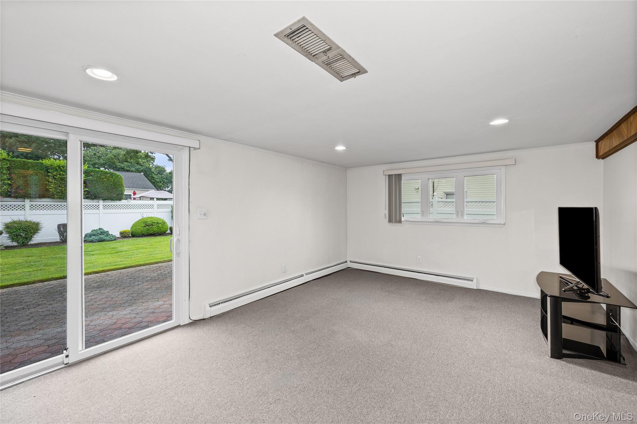 93 Toronto Avenue — photo 24