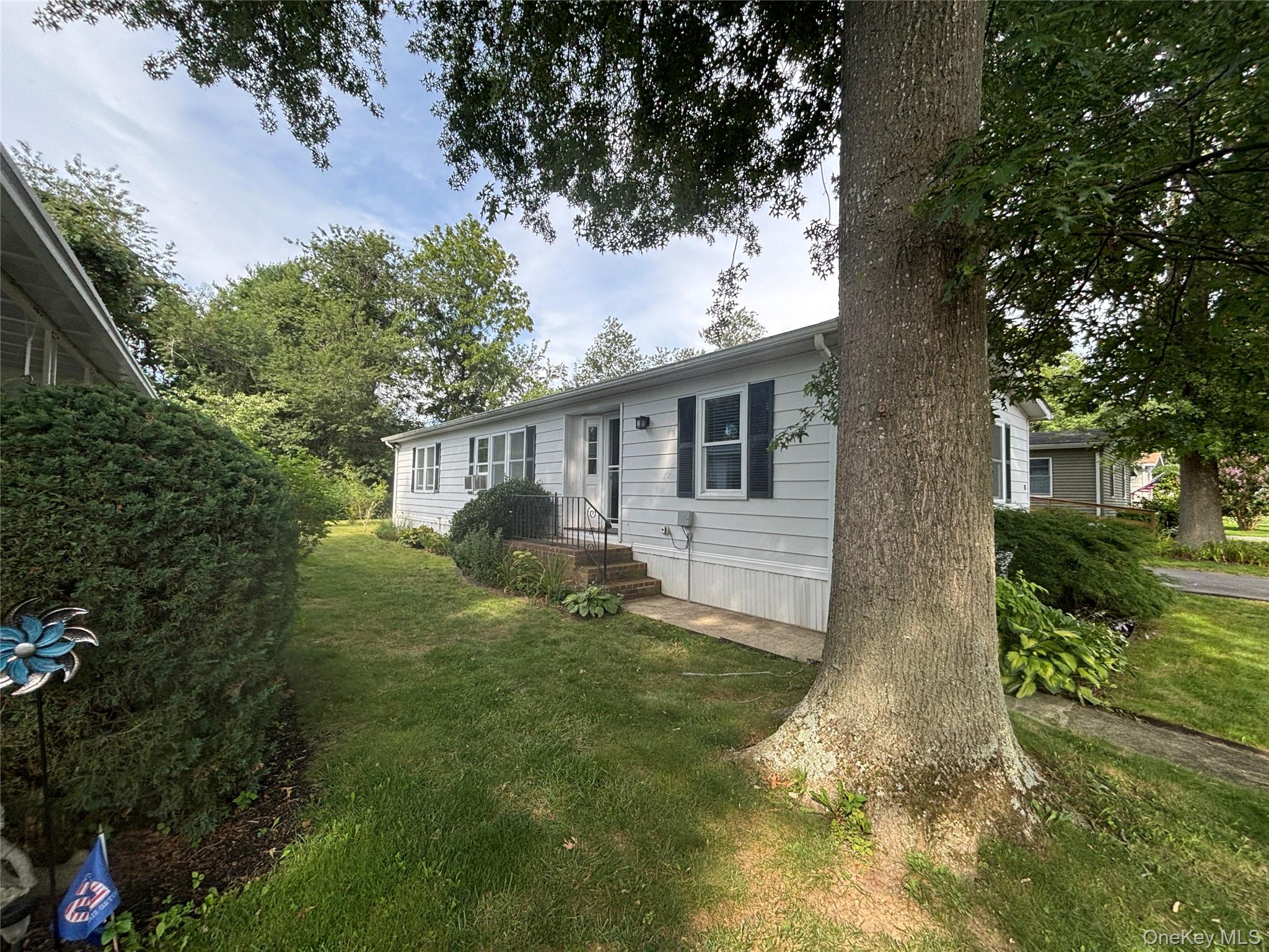 103 West Lane #12B Witt Lane — photo 2