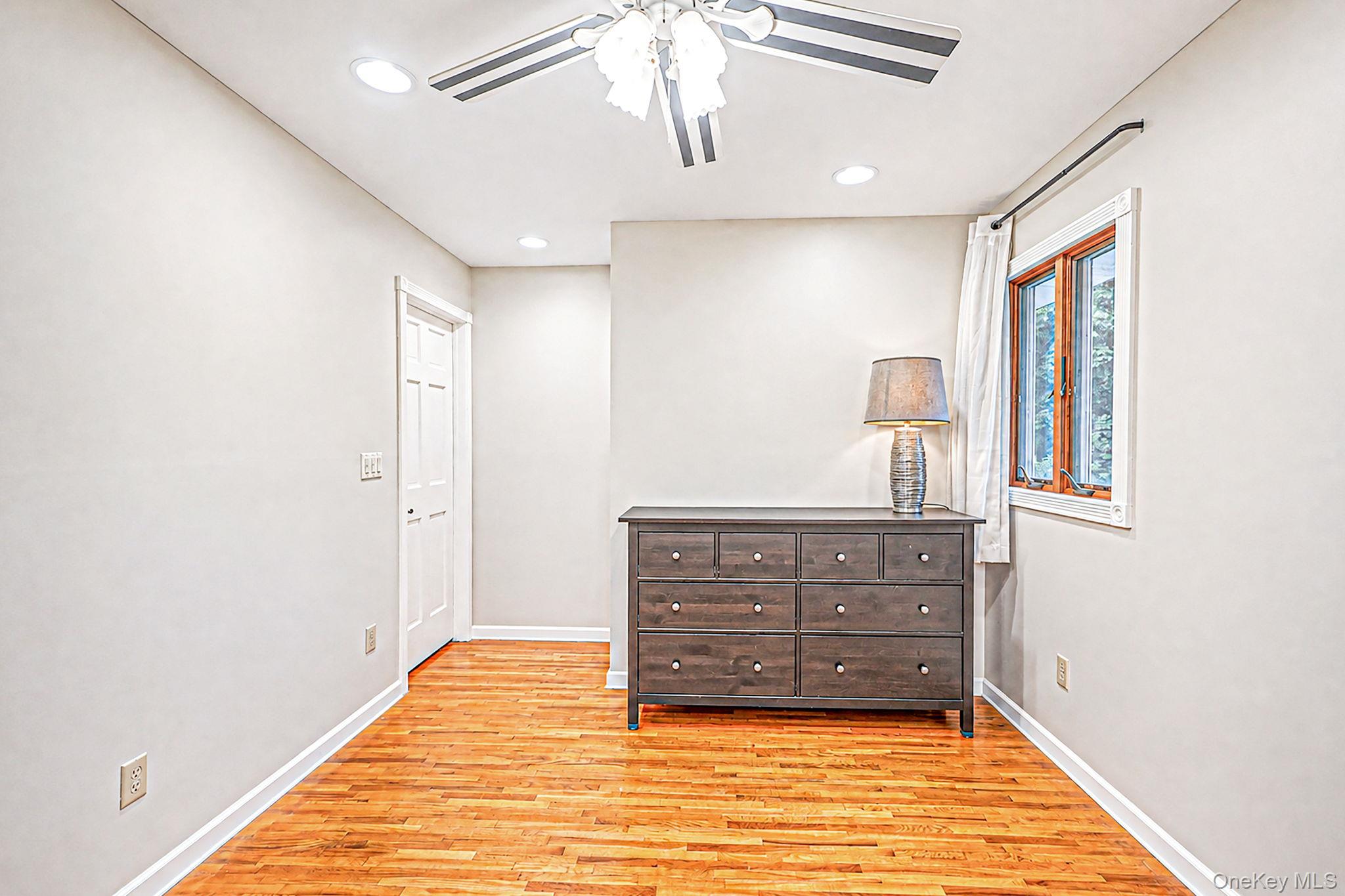 6 North Avenue — photo 22