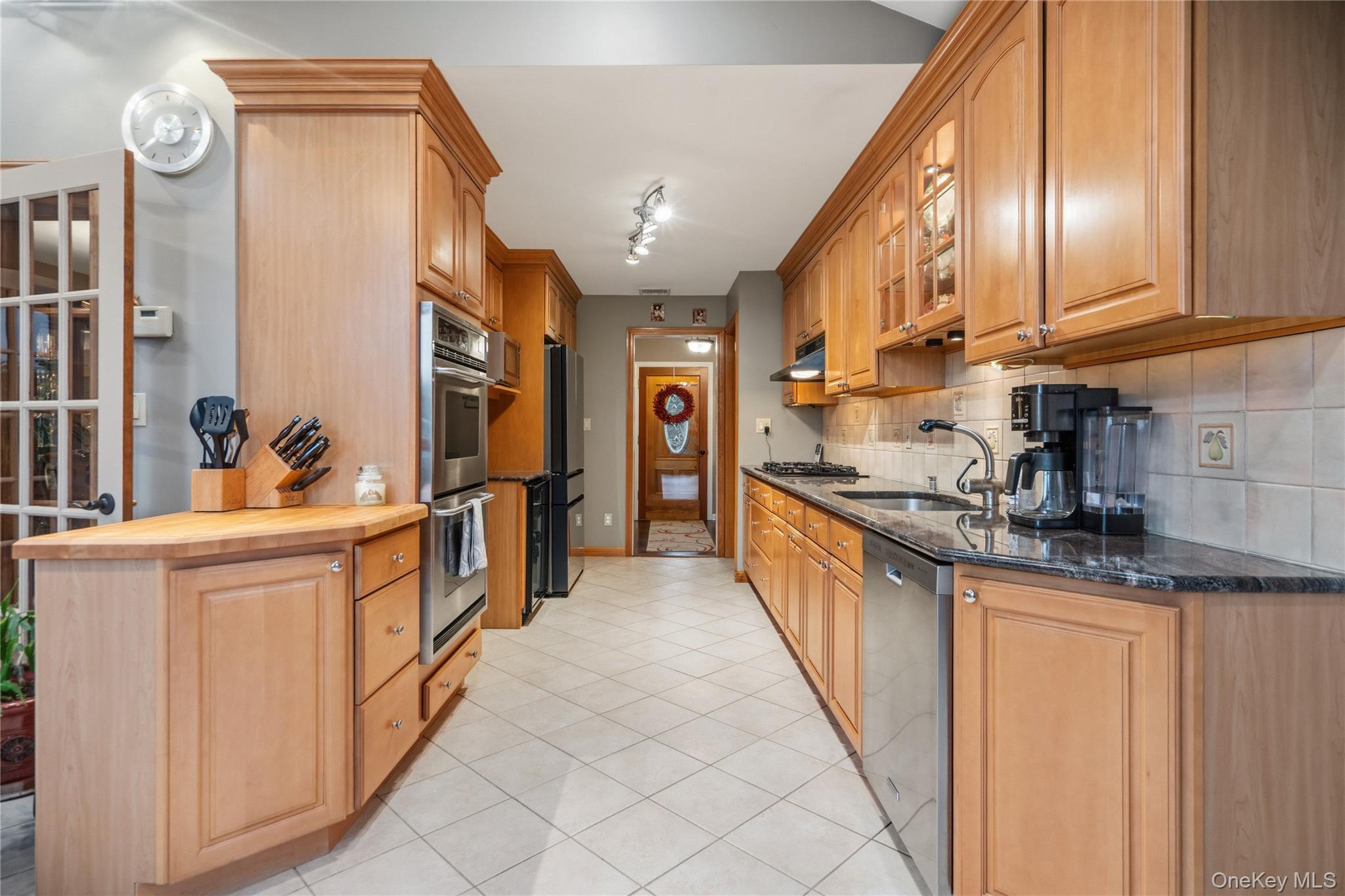 118 Chester Avenue — photo 22