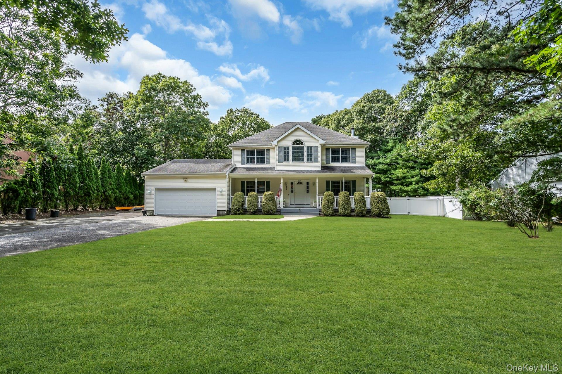 61 Washington Heights Avenue, Hampton Bays