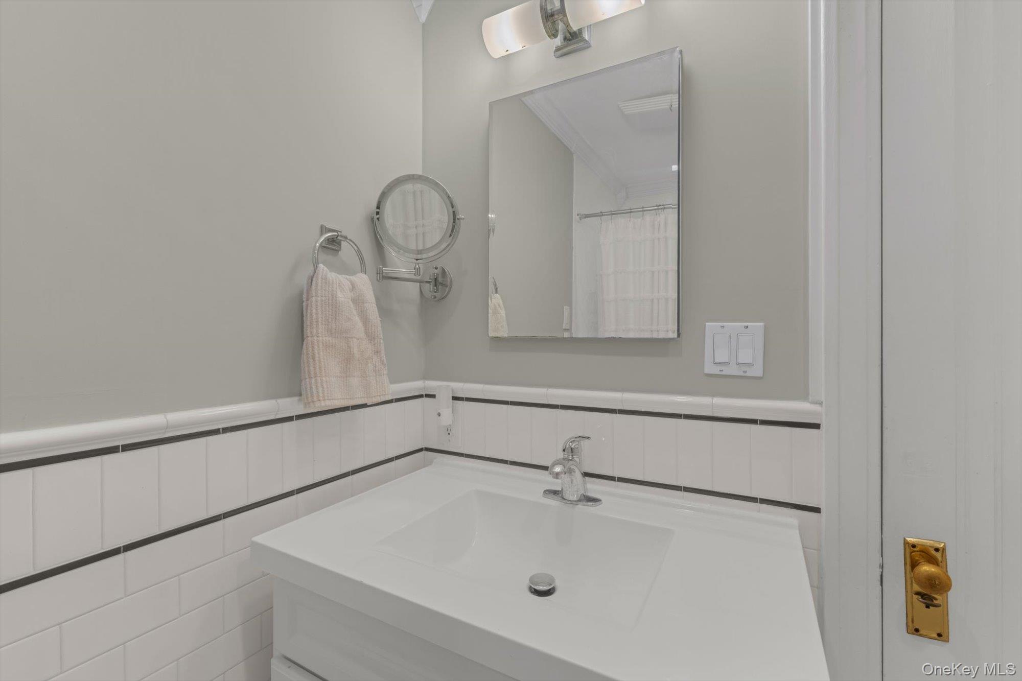 21 Hampton Avenue — photo 20