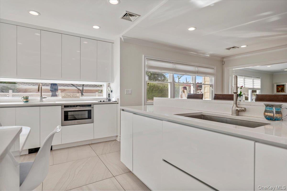 85 Suffolk Boulevard — photo 15