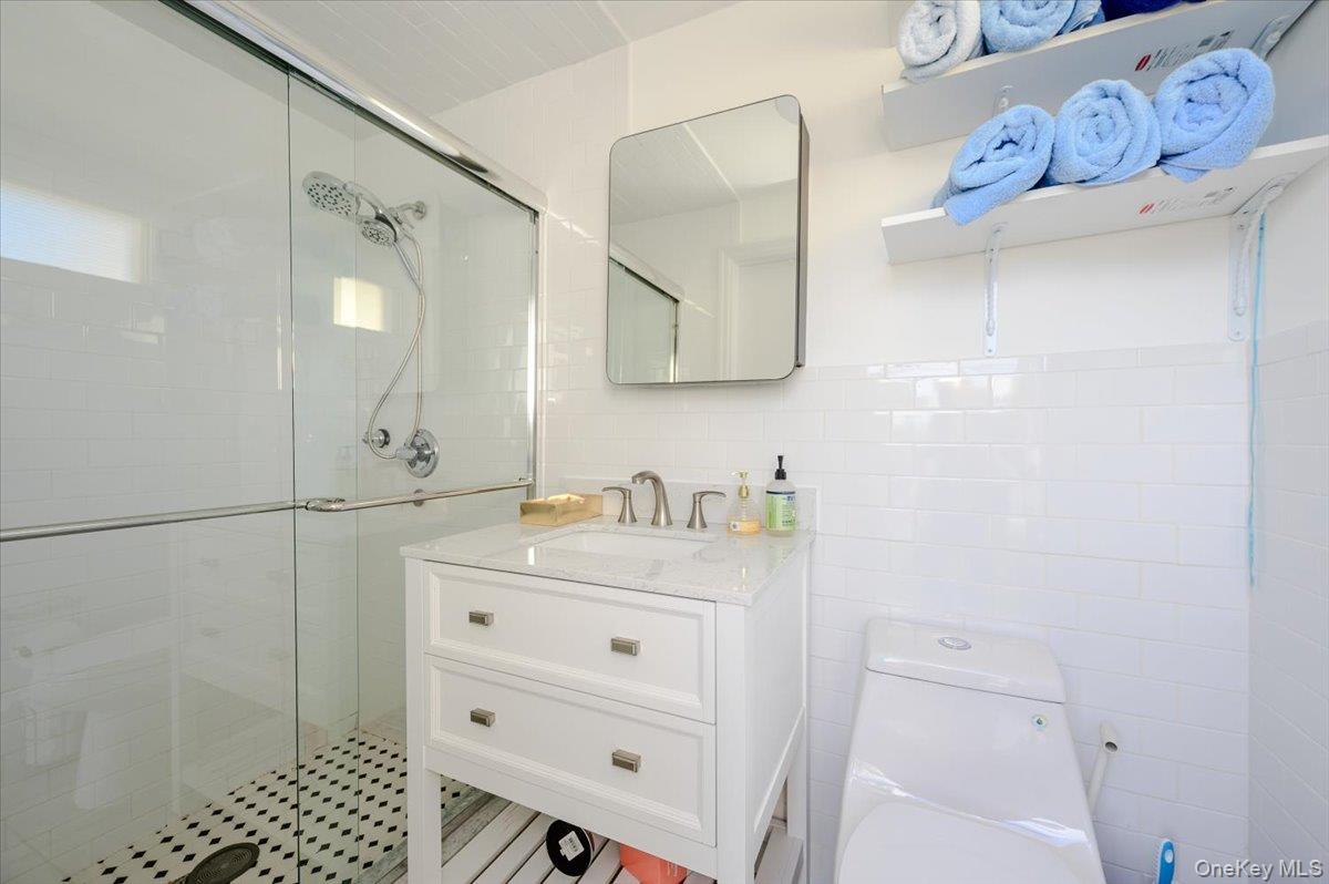 85 Suffolk Boulevard — photo 36