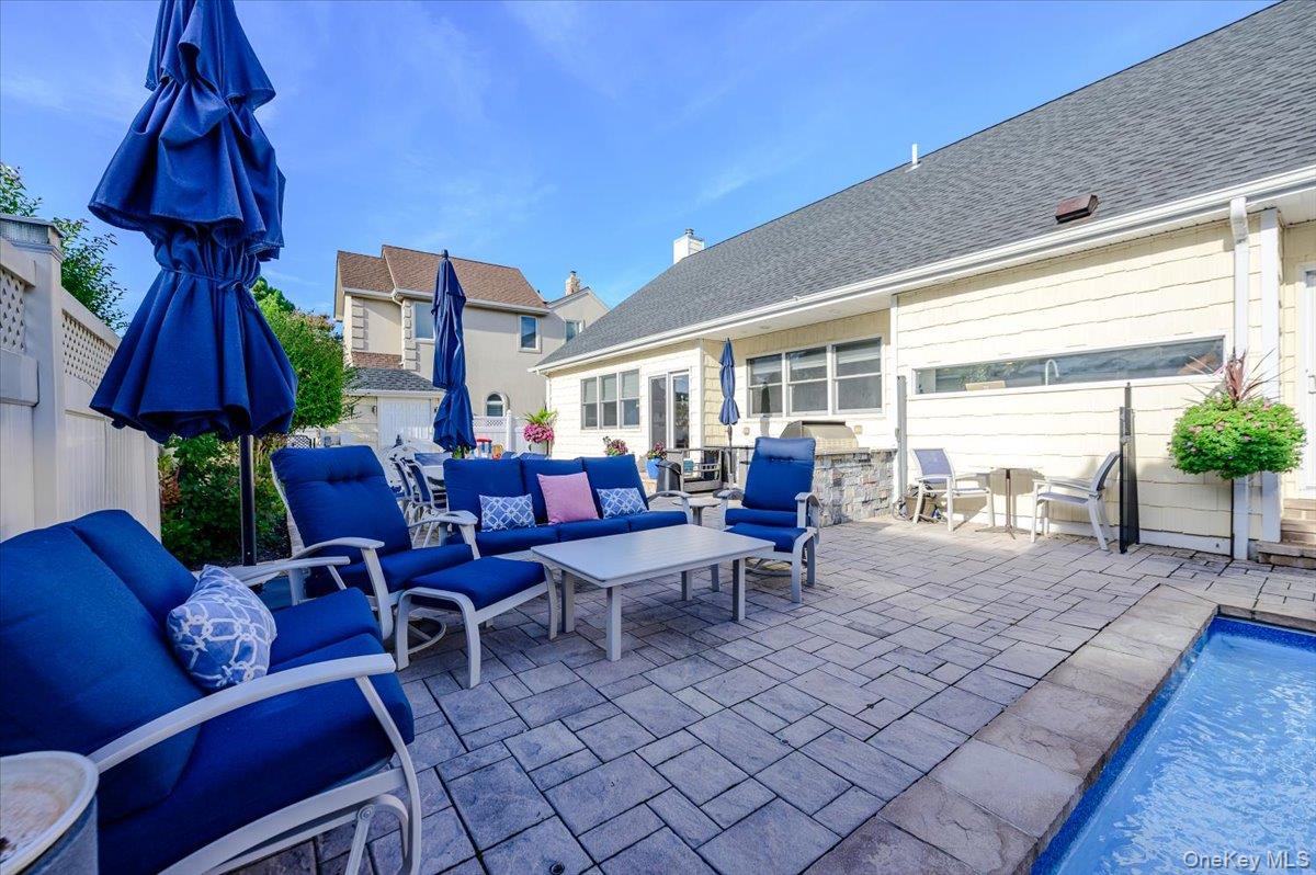 85 Suffolk Boulevard — photo 41