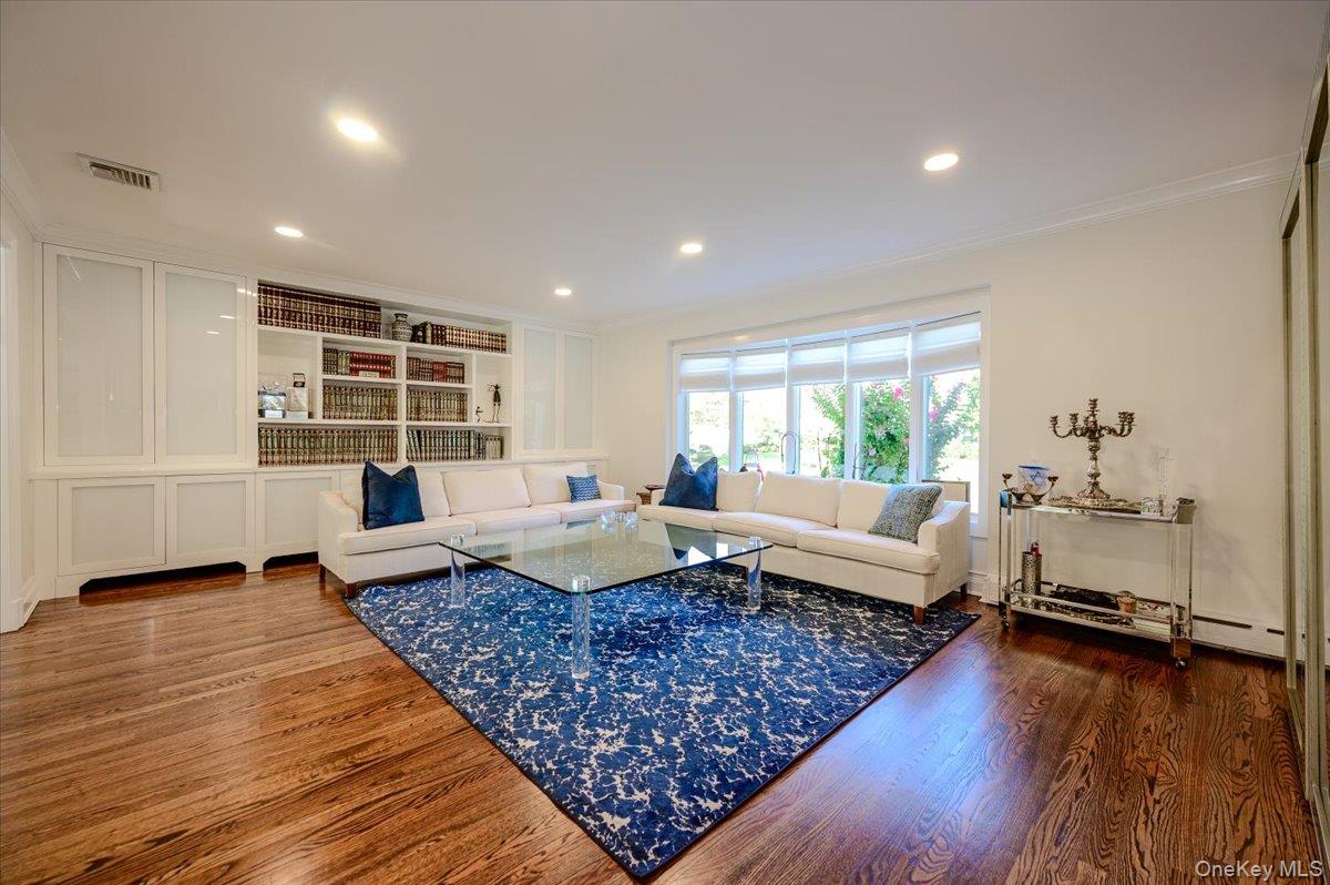 85 Suffolk Boulevard — photo 7