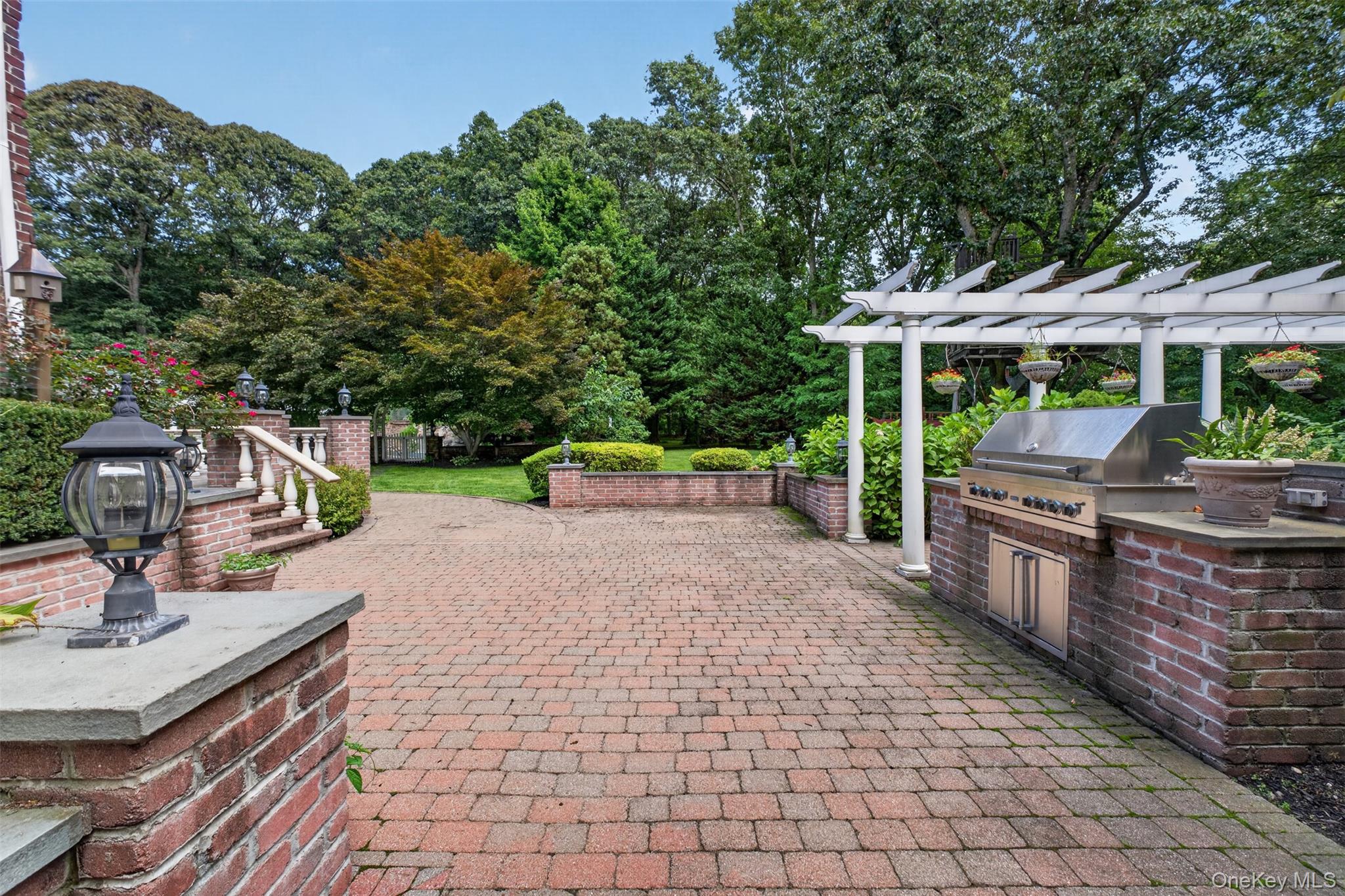 11 Danton Lane — photo 37