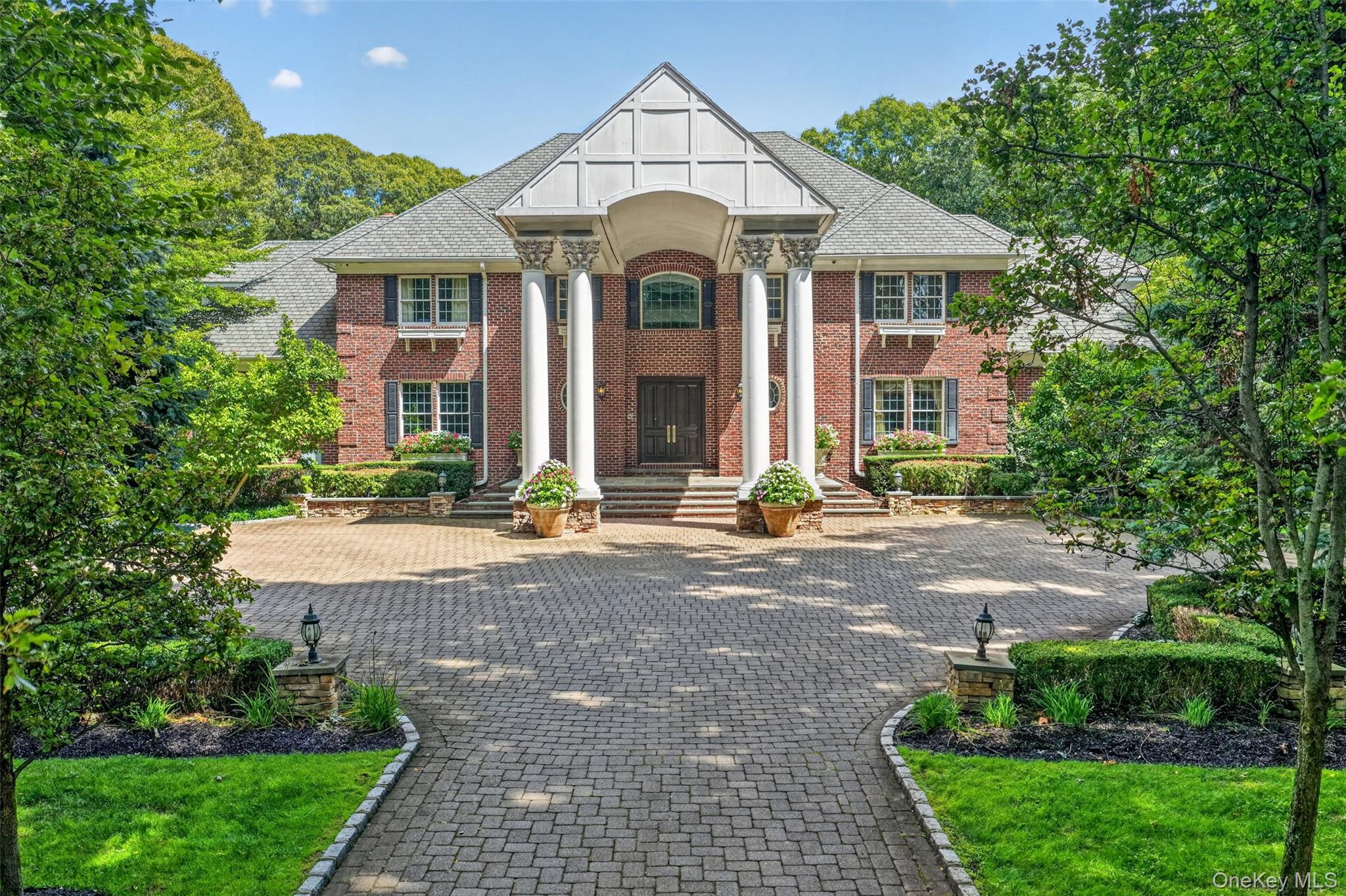 11 Danton Lane, Locust Valley