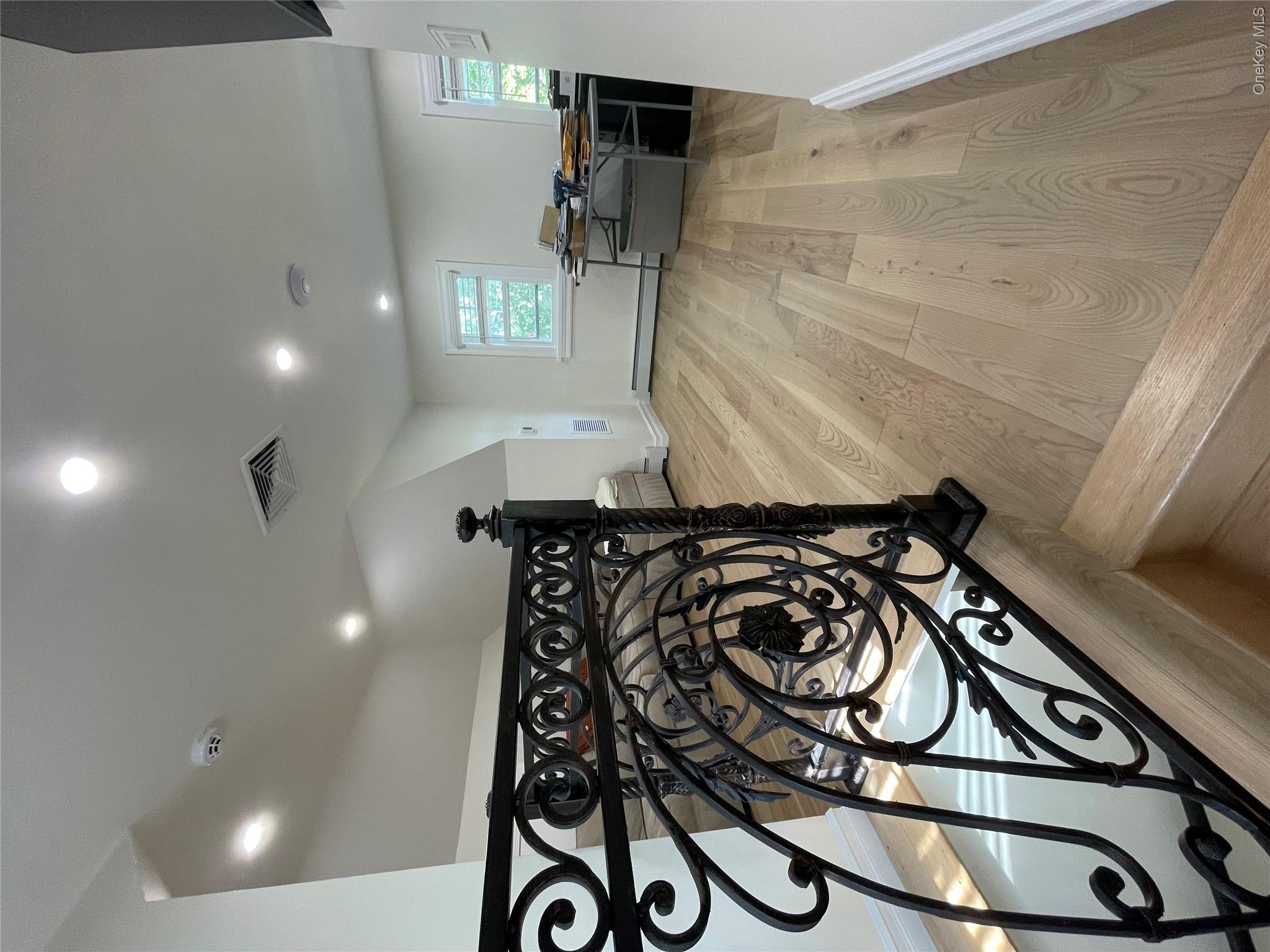 252 Beverly Road — photo 11