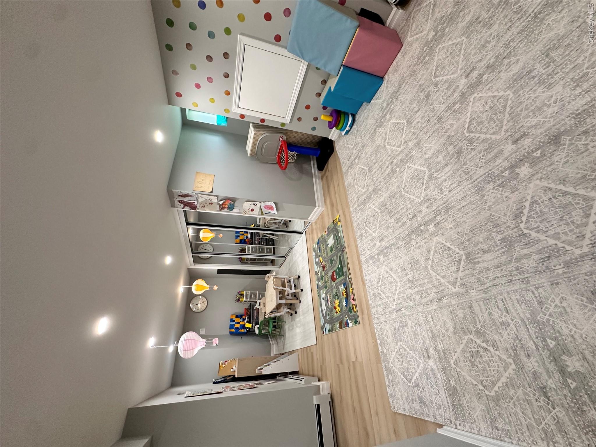 252 Beverly Road — photo 17