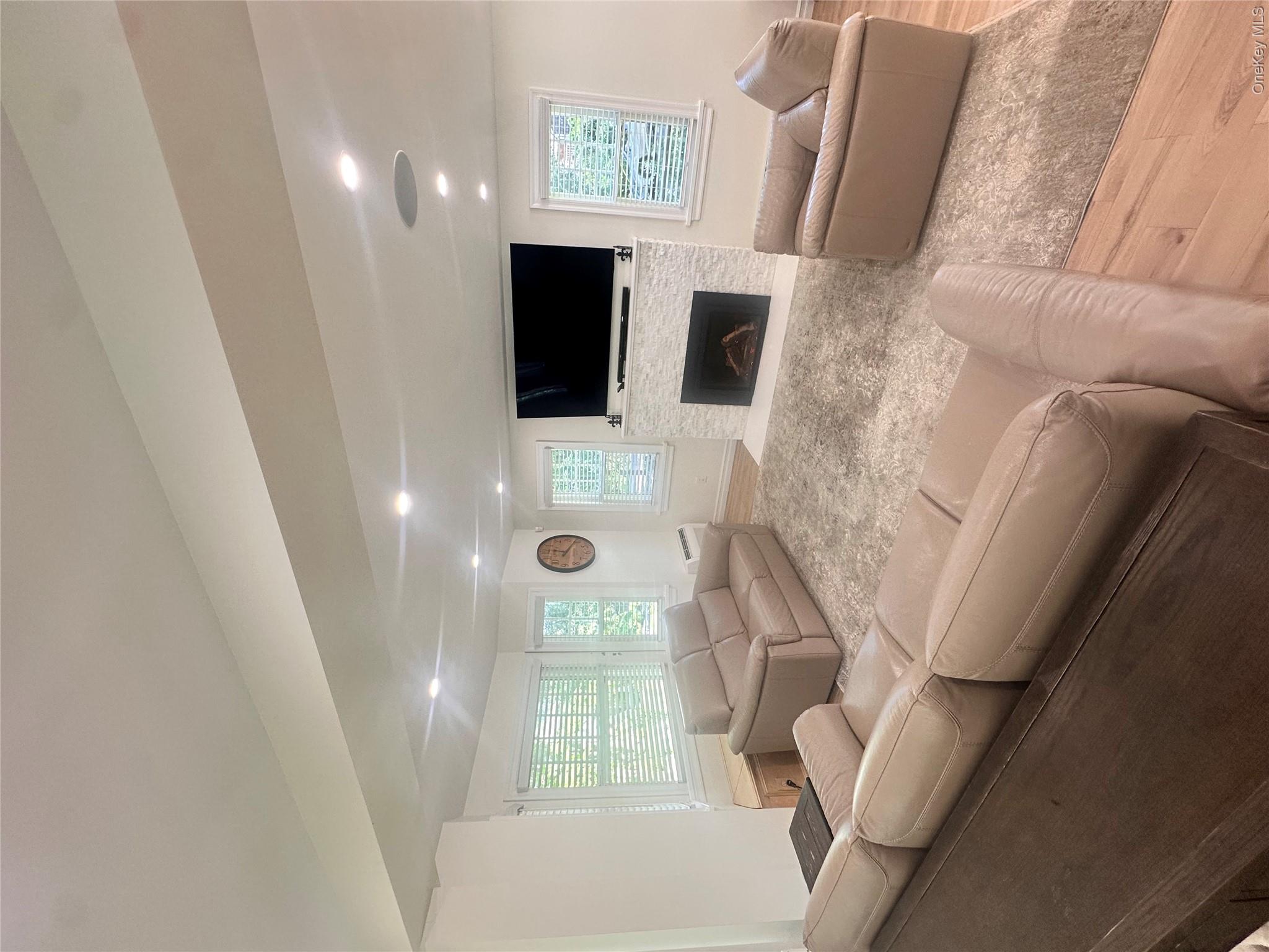 252 Beverly Road — photo 6