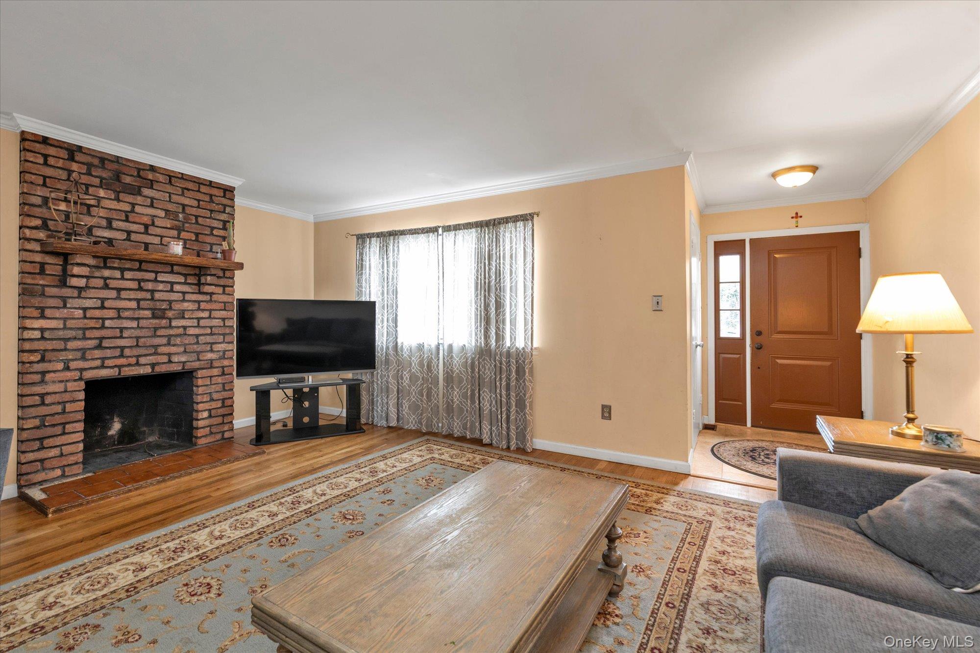 88 Valley Stream Boulevard #6, Valley Stream