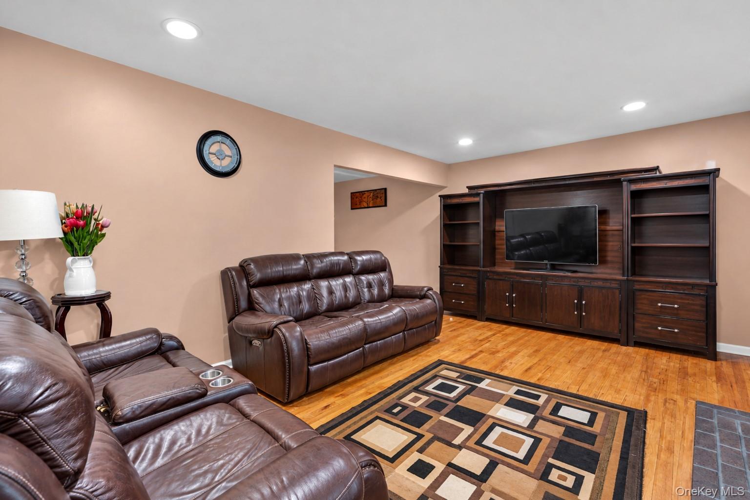145 Thames Street — photo 4
