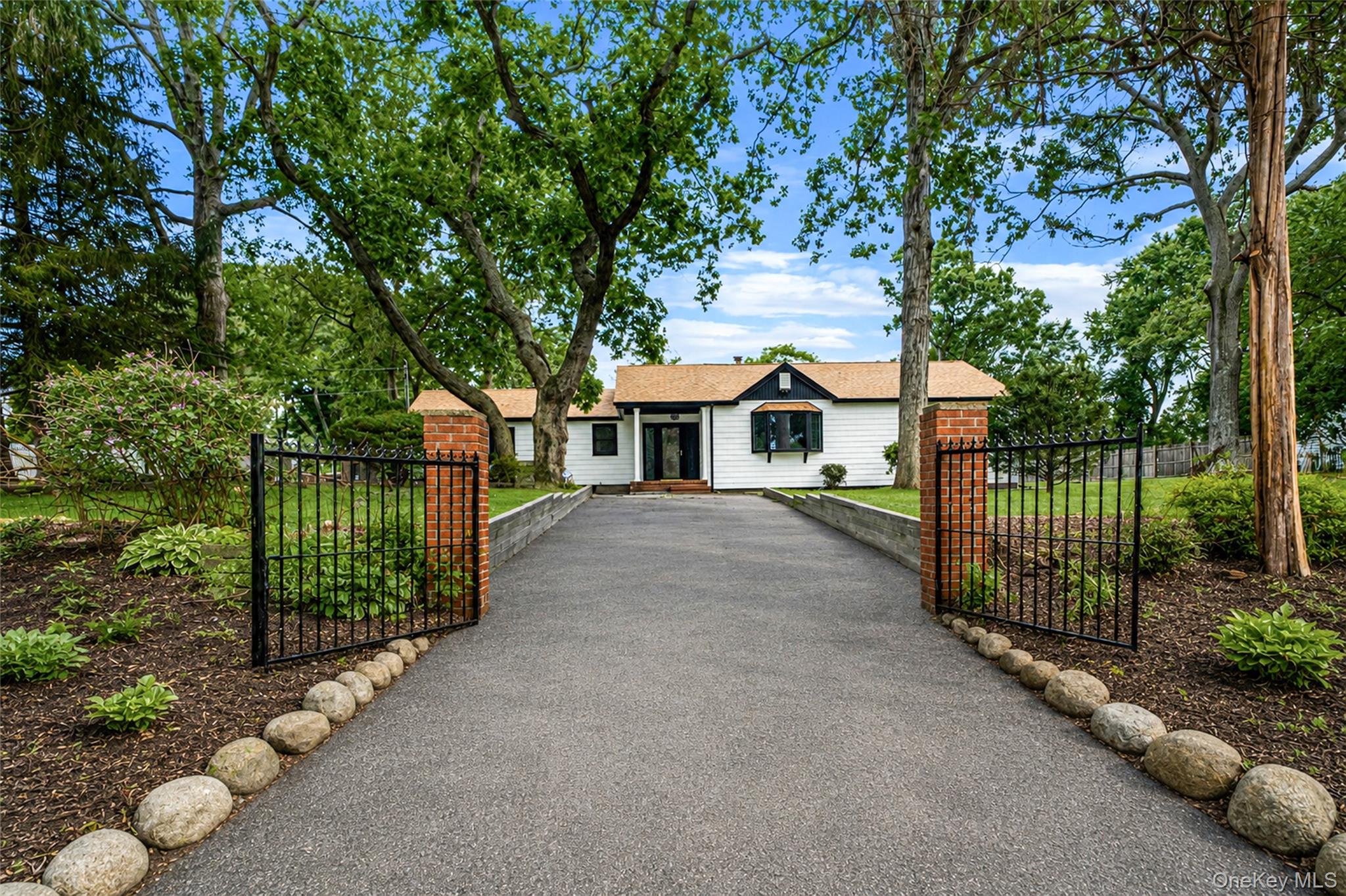 68 Oakdale Avenue, Selden