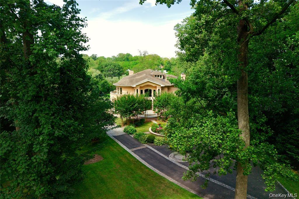 527 Manhasset Woods Road — photo 29