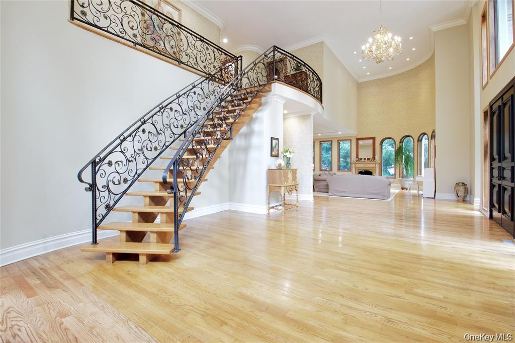 527 Manhasset Woods Road — photo 7