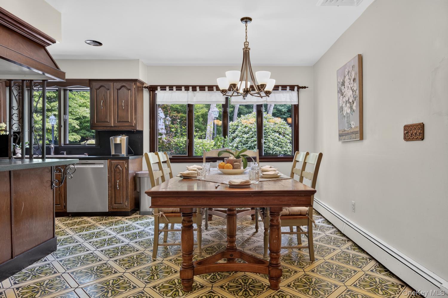 10 Dorchester Drive — photo 12