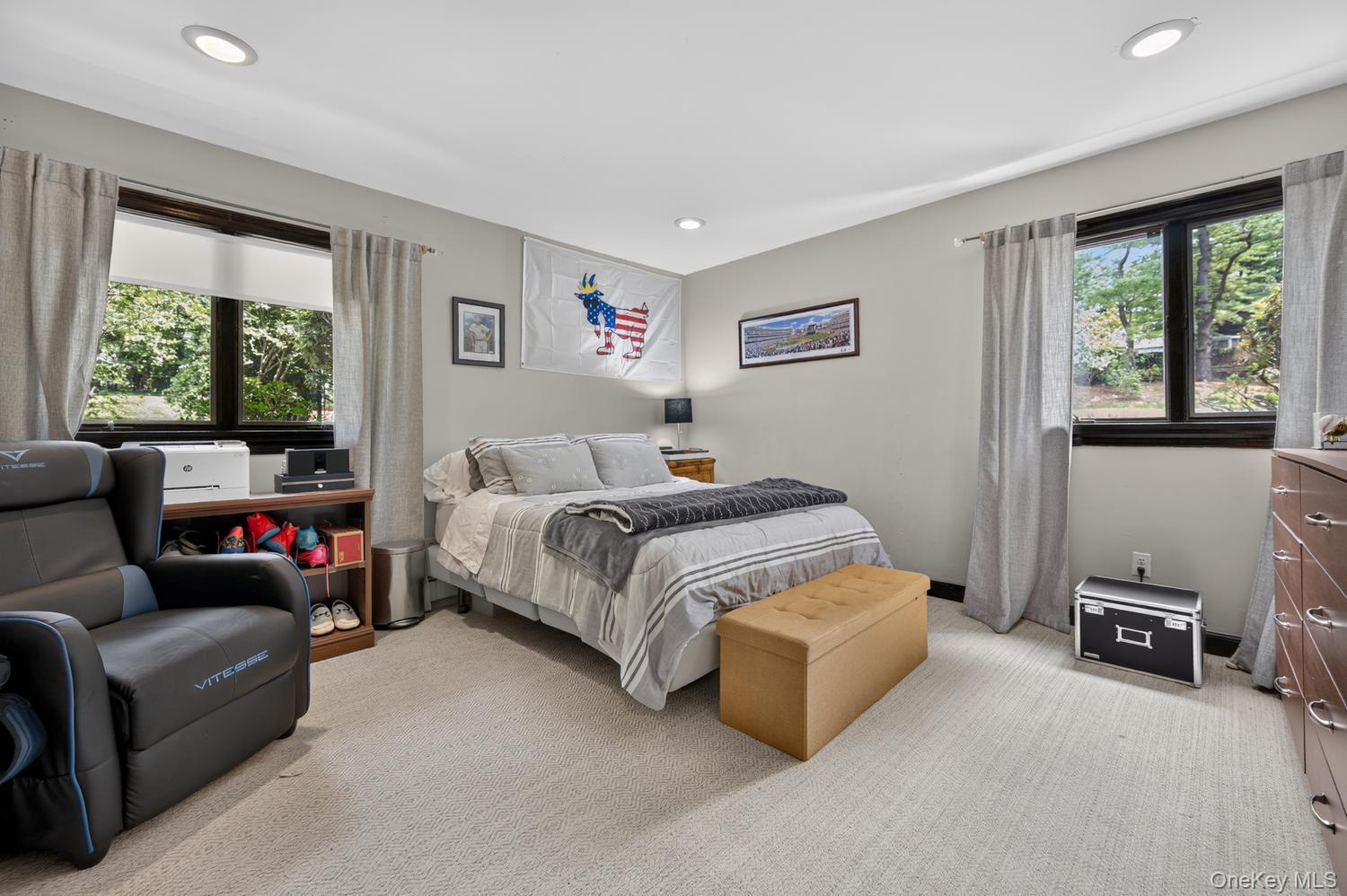 10 Dorchester Drive — photo 16