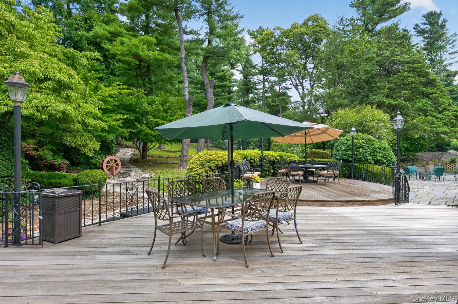 10 Dorchester Drive — photo 35