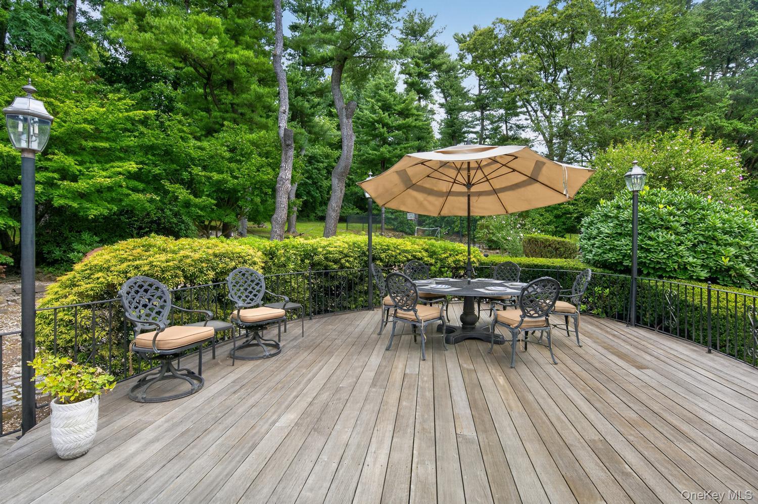 10 Dorchester Drive — photo 36
