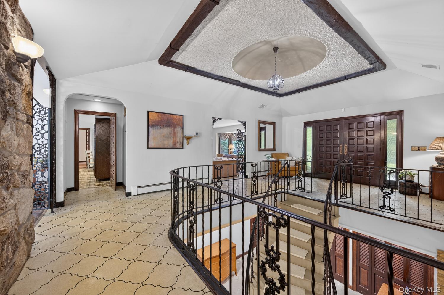 10 Dorchester Drive — photo 4