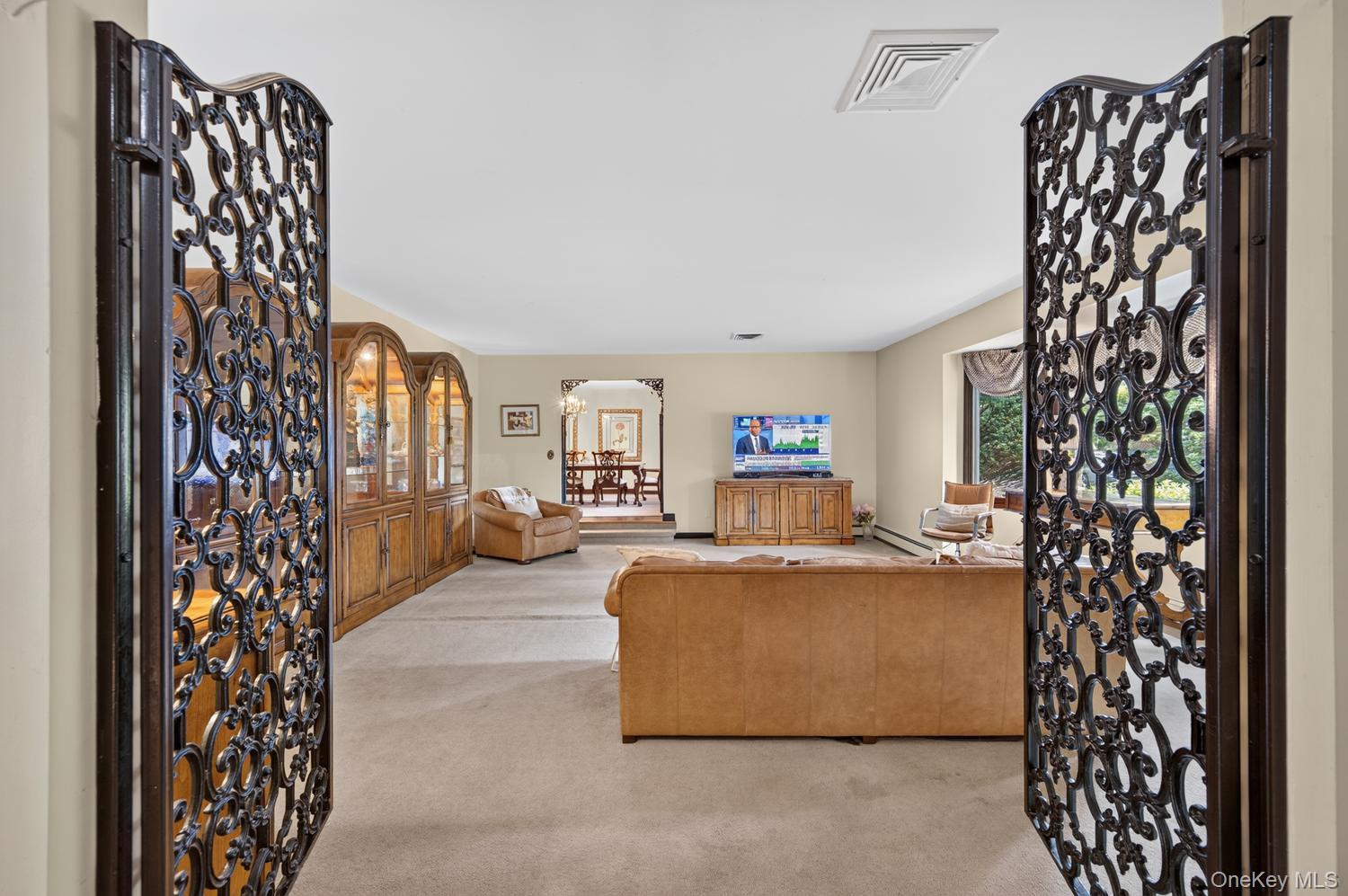 10 Dorchester Drive — photo 5