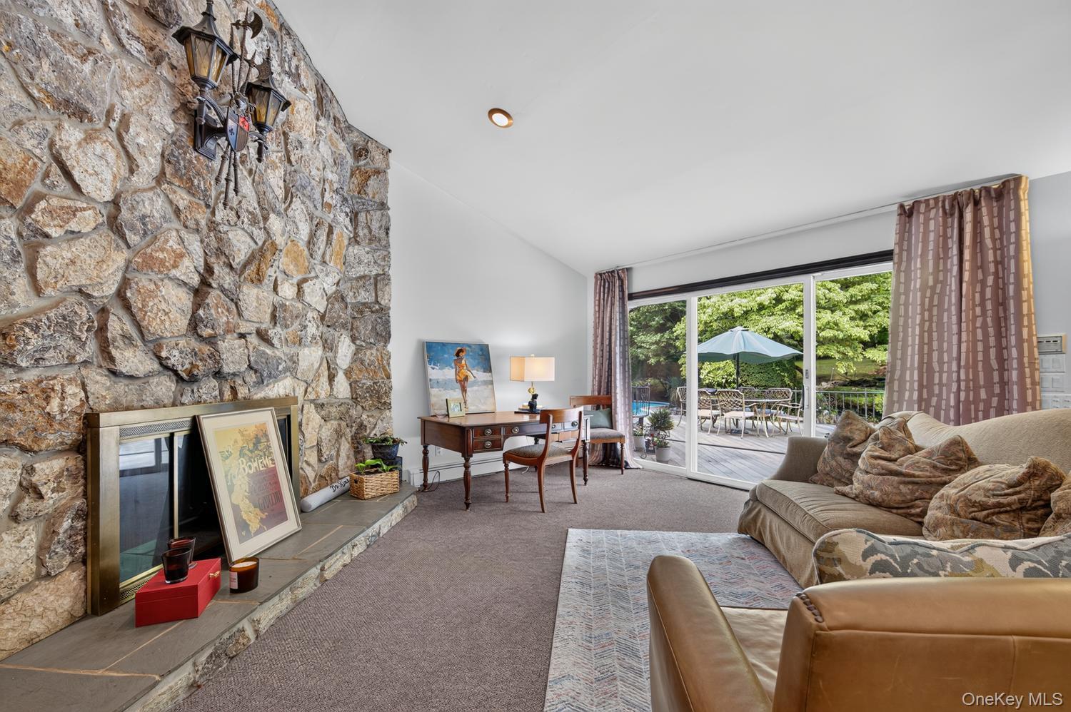 10 Dorchester Drive — photo 9