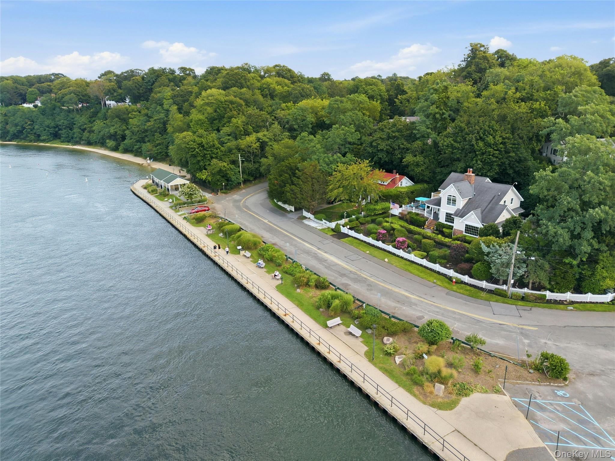 47 Shore Road, Stony Brook