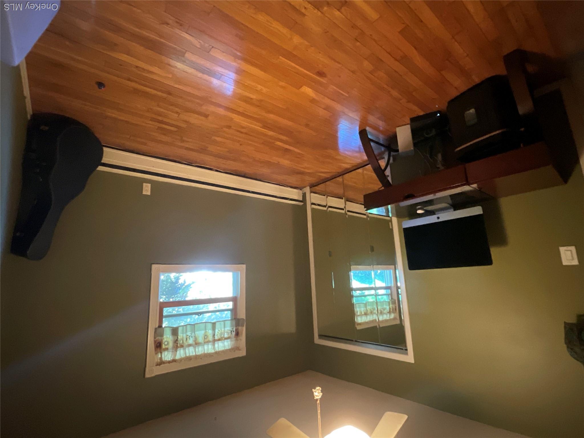 28 Pleasant Avenue — photo 15