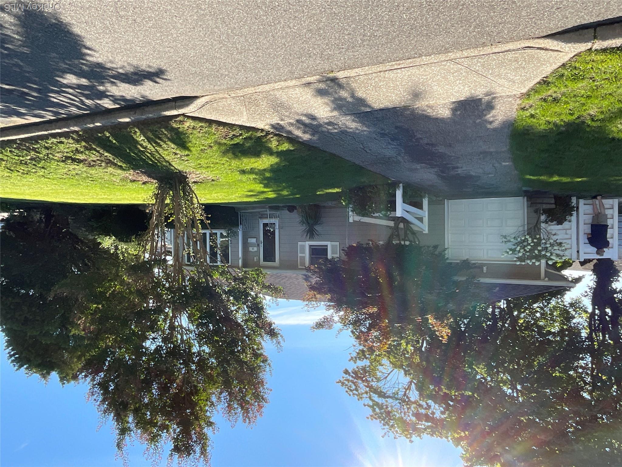 28 Pleasant Avenue, Farmingdale