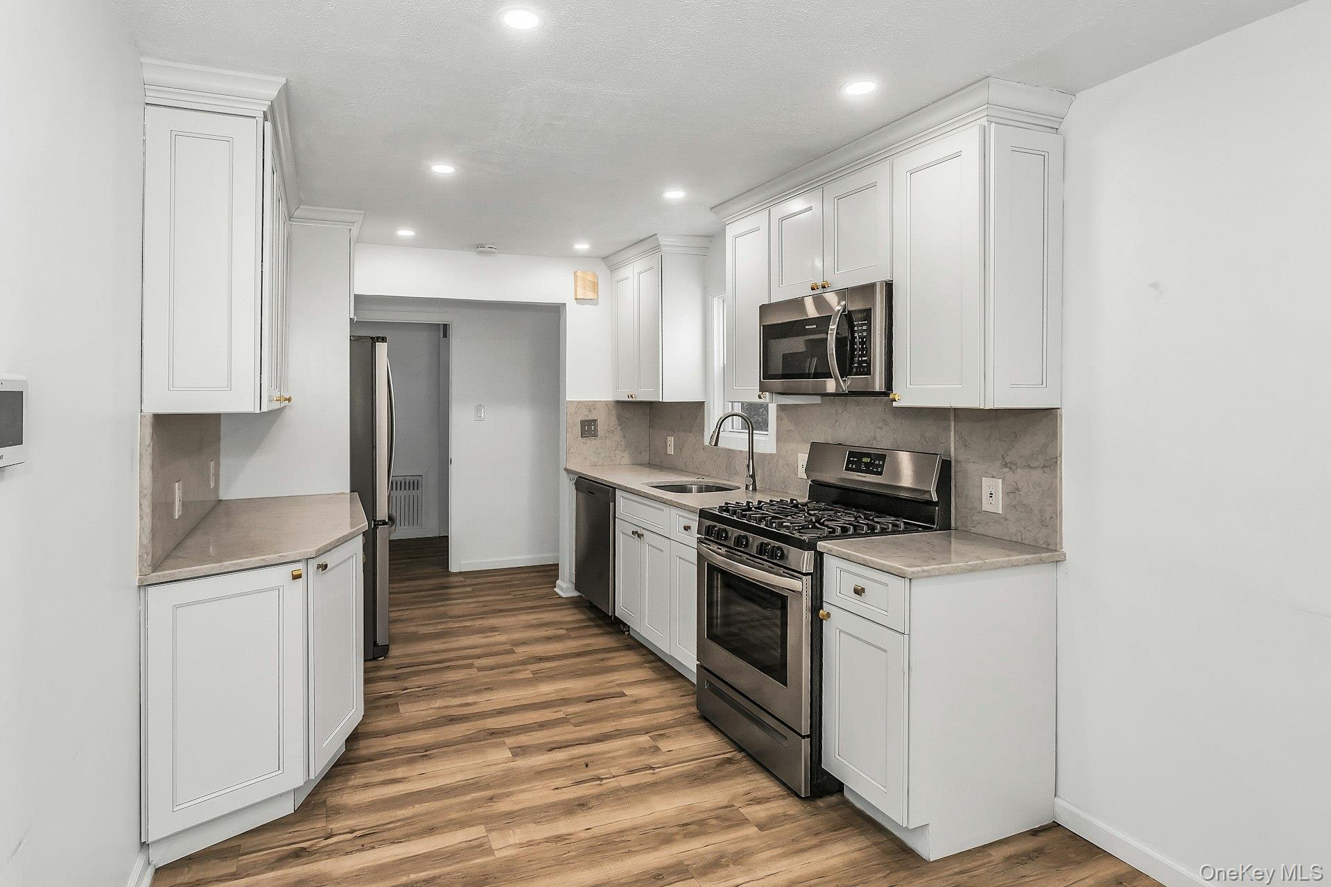 2864 Wilson Avenue — photo 5