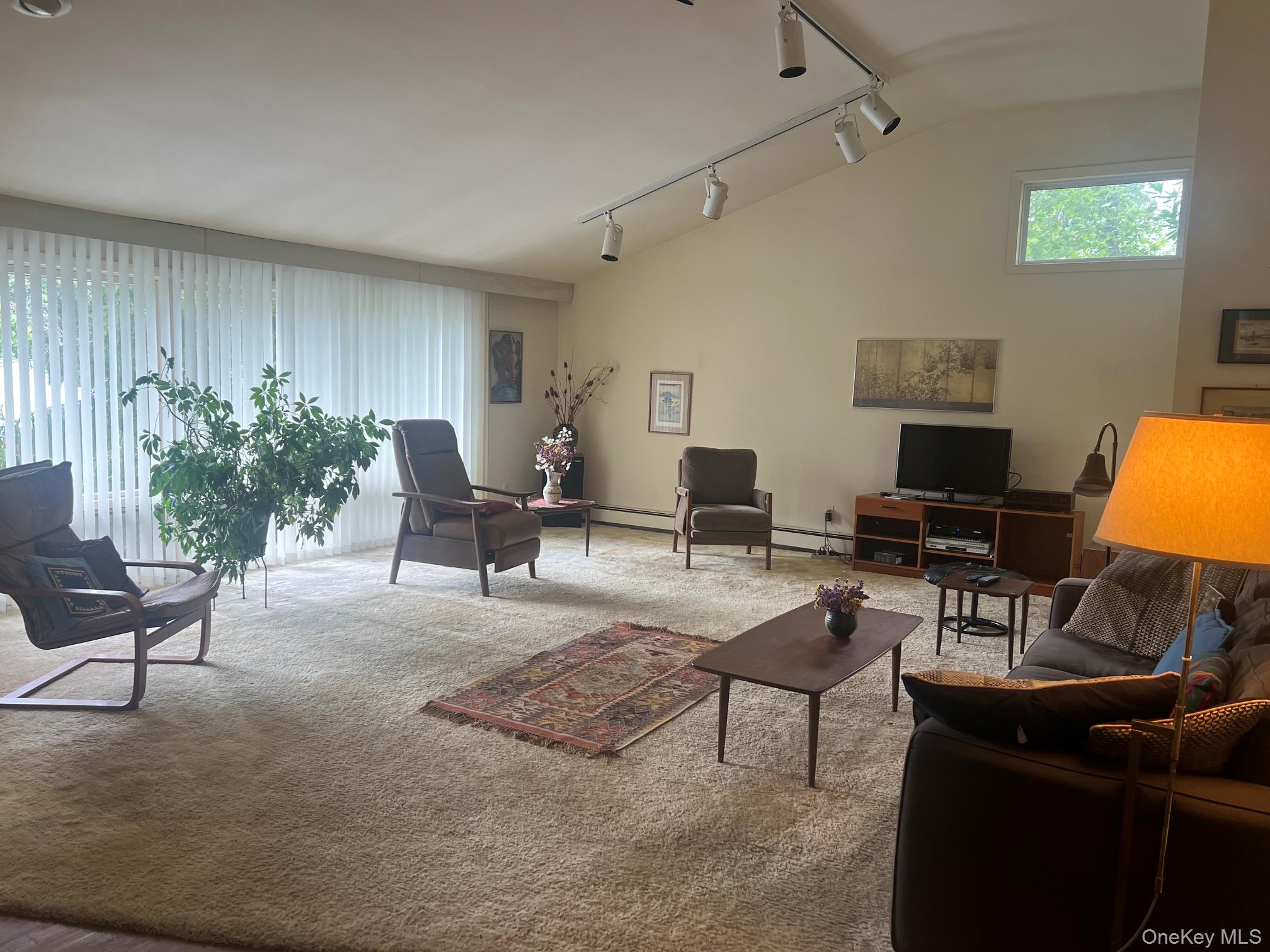 40 Laurel Drive — photo 3