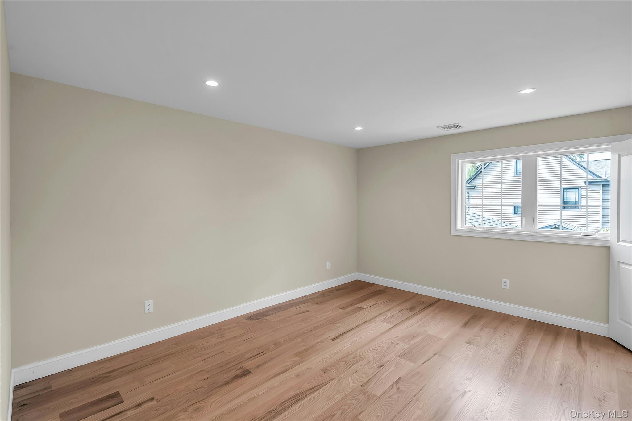 52 Linden Avenue — photo 26