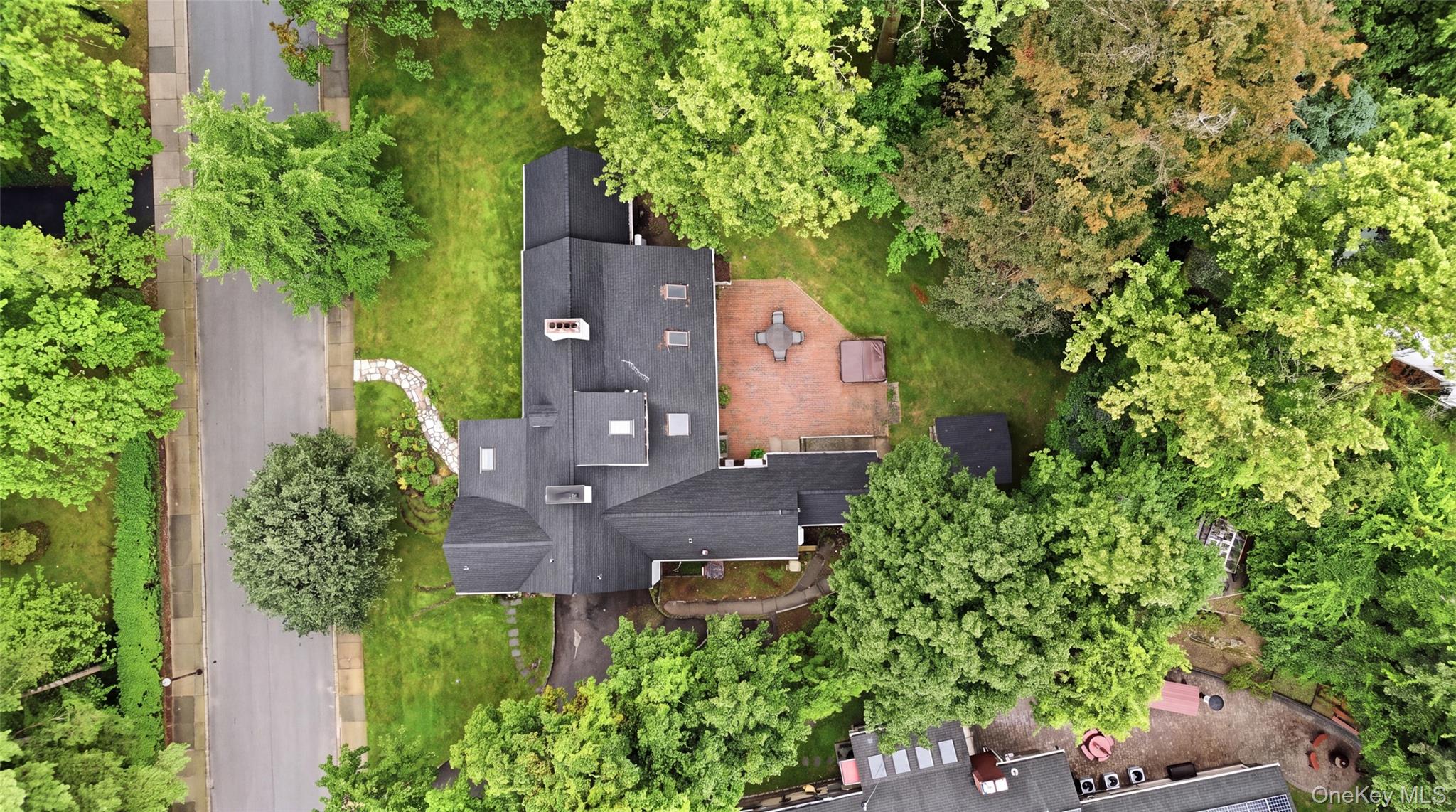 85 Nassau Drive — photo 31