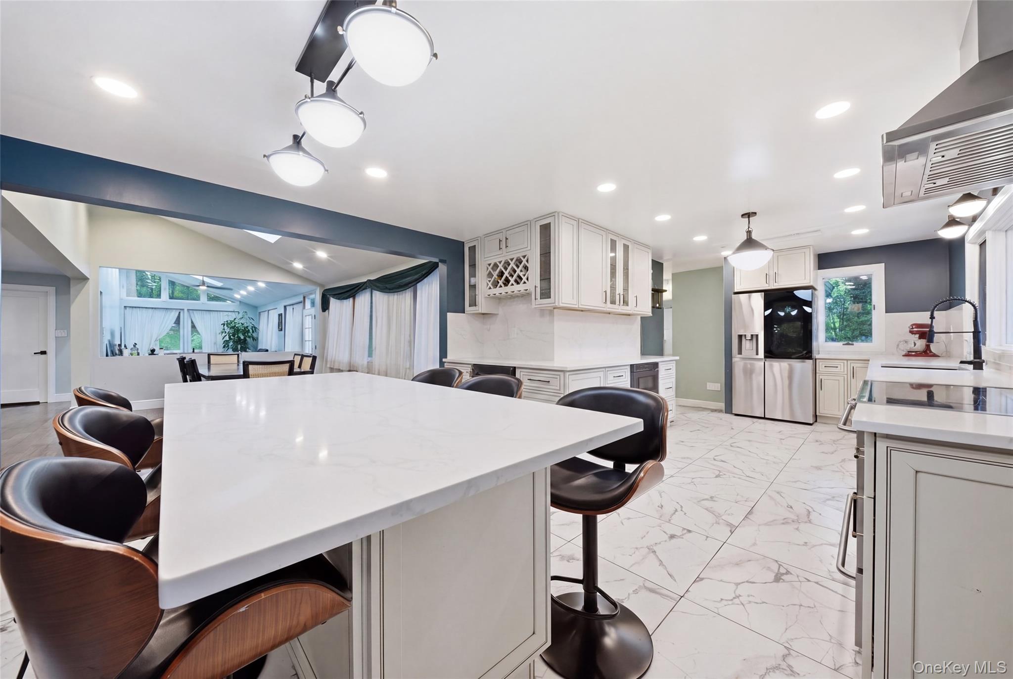 85 Nassau Drive — photo 10