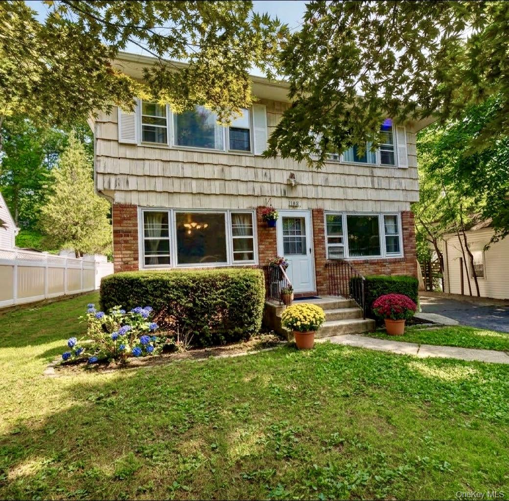 146 Carley Avenue, Huntington