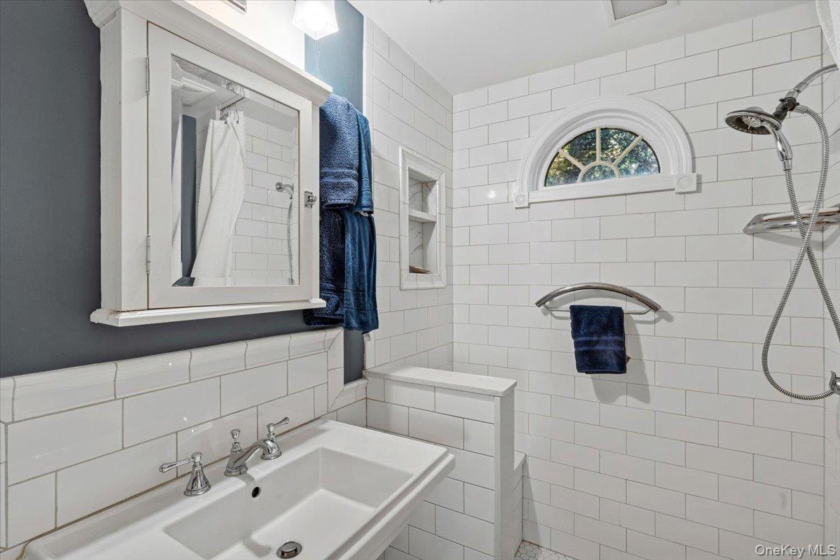 16 Stuart Avenue — photo 16