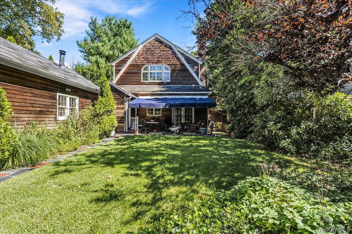 16 Stuart Avenue — photo 29
