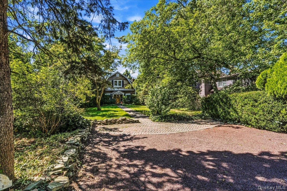 16 Stuart Avenue — photo 40